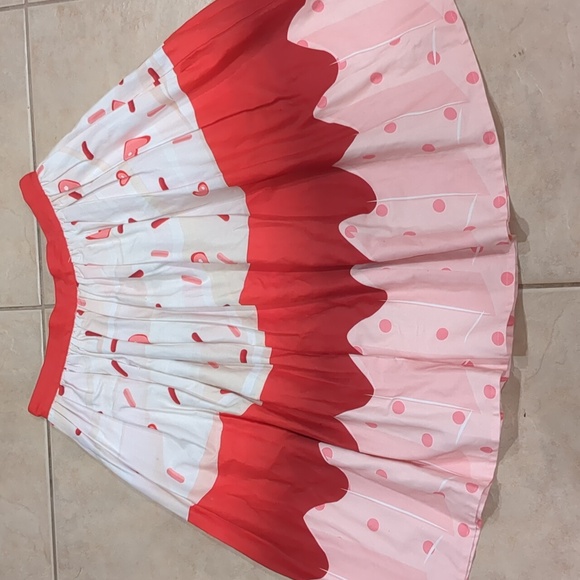 Unique Vintage Cupcake Skirt Size Medium - Picture 2 of 5